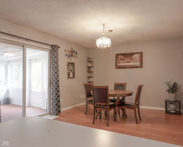 8203 Railroad Road, Indianapolis, IN 46217