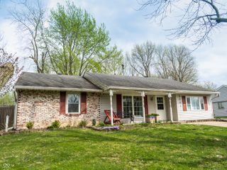 8203 Railroad Road, Indianapolis, IN 46217