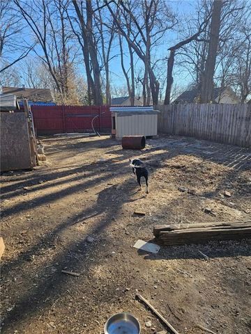 2417 Lister Avenue, Kansas City, MO 64127