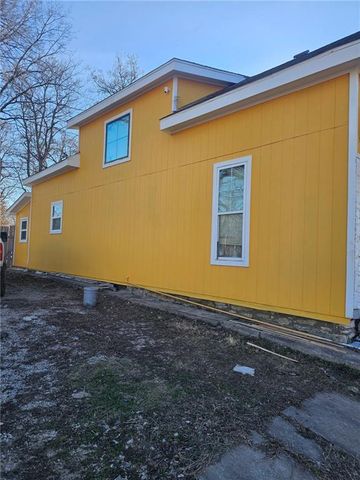 2417 Lister Avenue, Kansas City, MO 64127