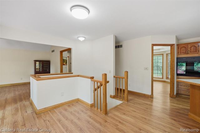 8636 Hidden Lake Drive, Howell, MI 48855