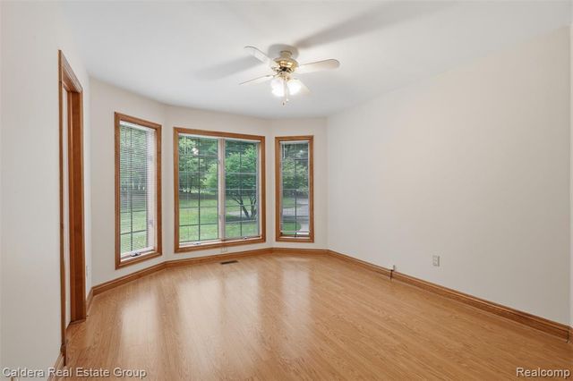 8636 Hidden Lake Drive, Howell, MI 48855