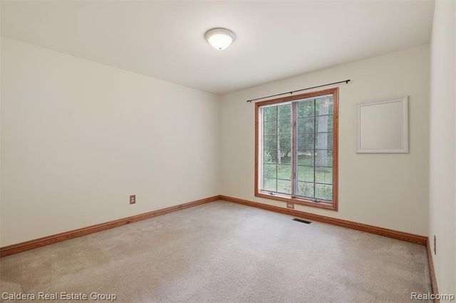 8636 Hidden Lake Drive, Howell, MI 48855