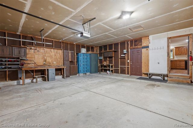 8636 Hidden Lake Drive, Howell, MI 48855