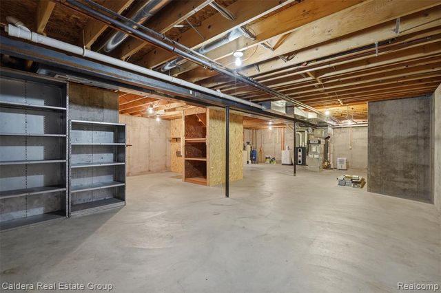 8636 Hidden Lake Drive, Howell, MI 48855