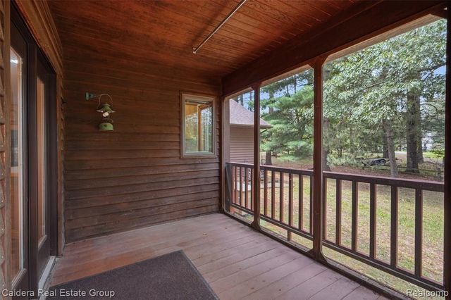 8636 Hidden Lake Drive, Howell, MI 48855
