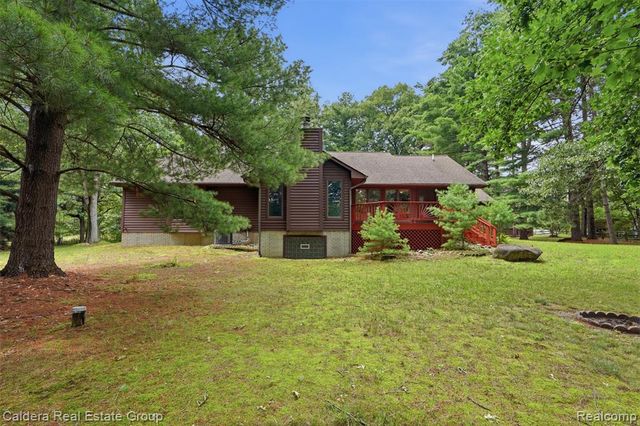 8636 Hidden Lake Drive, Howell, MI 48855