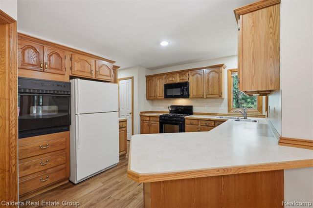 8636 Hidden Lake Drive, Howell, MI 48855