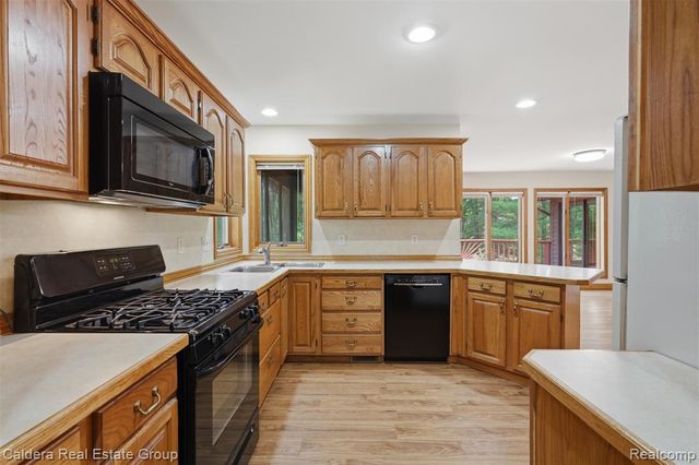 8636 Hidden Lake Drive, Howell, MI 48855