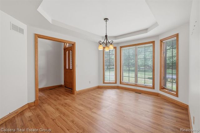 8636 Hidden Lake Drive, Howell, MI 48855