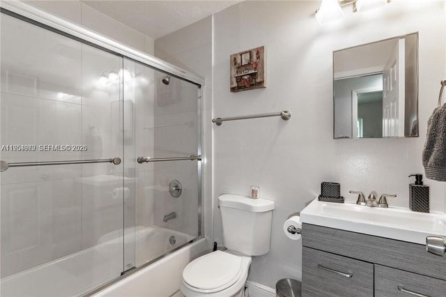 4542 SW 25th Ave 1, Dania Beach, FL 33312