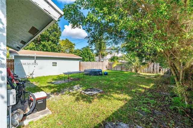 4542 SW 25th Ave 1, Dania Beach, FL 33312