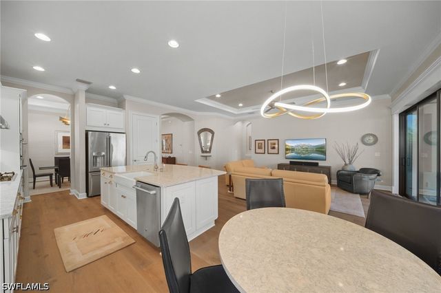 8735 Cavano ST E, Naples, FL 34119