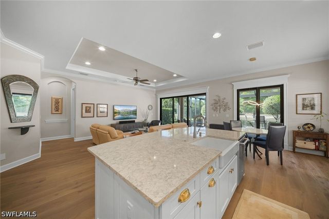 8735 Cavano ST E, Naples, FL 34119