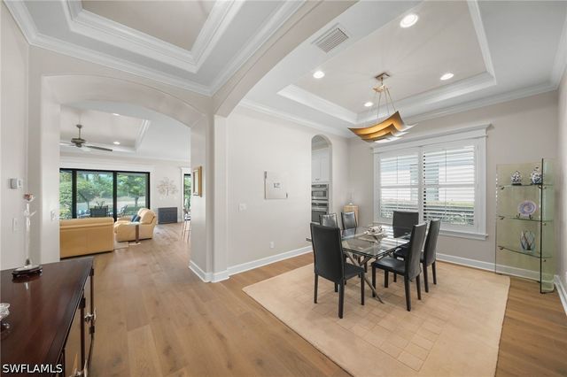 8735 Cavano ST E, Naples, FL 34119