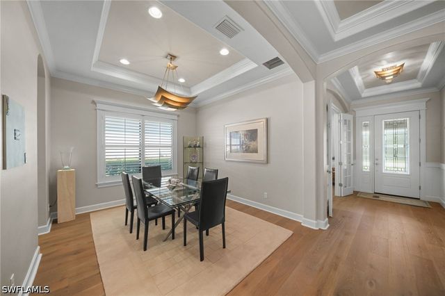 8735 Cavano ST E, Naples, FL 34119