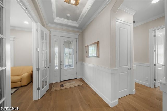 8735 Cavano ST E, Naples, FL 34119