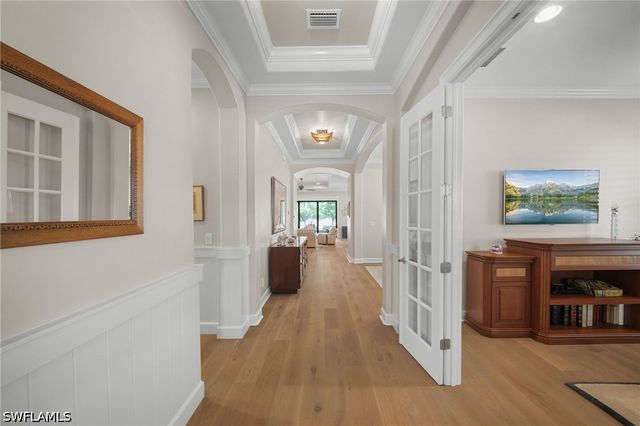 8735 Cavano ST E, Naples, FL 34119