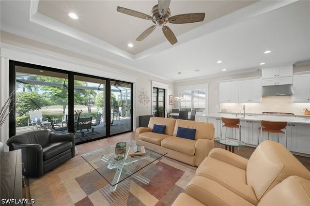 8735 Cavano ST E, Naples, FL 34119