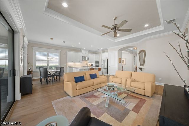 8735 Cavano ST E, Naples, FL 34119