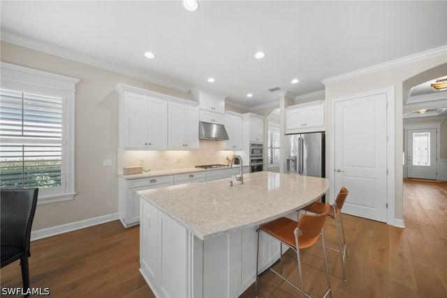 8735 Cavano ST E, Naples, FL 34119