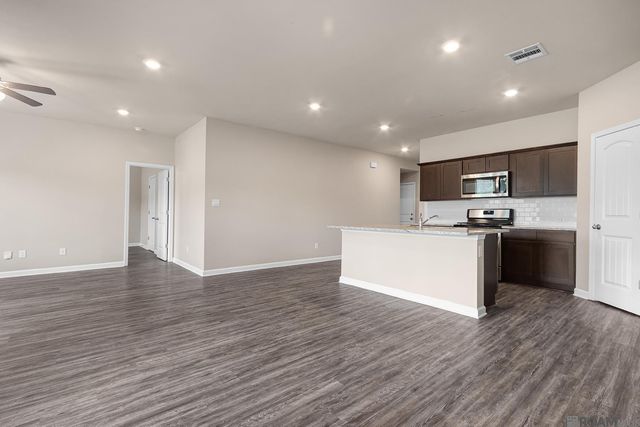 35517 Grovemont Dr, Walker, LA 70785