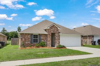 35517 Grovemont Dr, Walker, LA 70785
