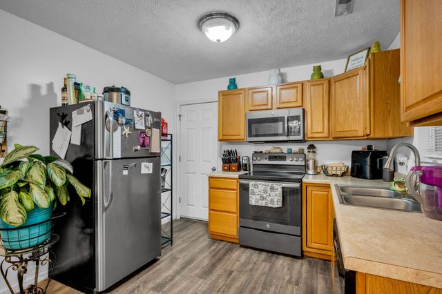 126 Silver Leaf Cir, Dickson, TN 37055
