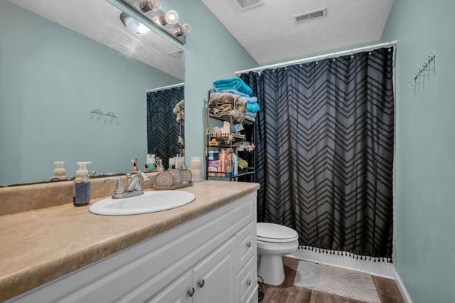 126 Silver Leaf Cir, Dickson, TN 37055