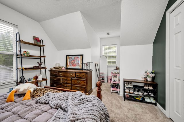 126 Silver Leaf Cir, Dickson, TN 37055