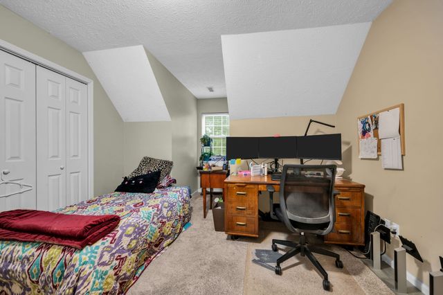 126 Silver Leaf Cir, Dickson, TN 37055