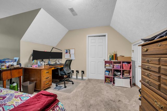 126 Silver Leaf Cir, Dickson, TN 37055