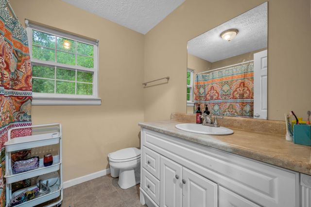 126 Silver Leaf Cir, Dickson, TN 37055