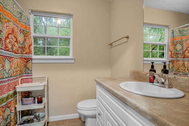 126 Silver Leaf Cir, Dickson, TN 37055