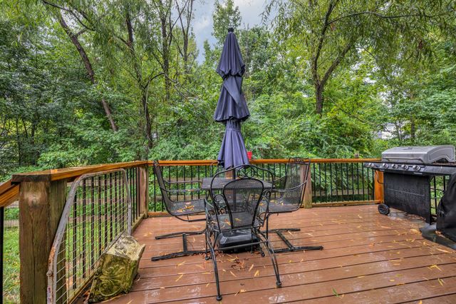 126 Silver Leaf Cir, Dickson, TN 37055