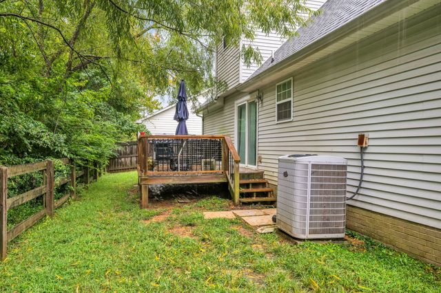 126 Silver Leaf Cir, Dickson, TN 37055