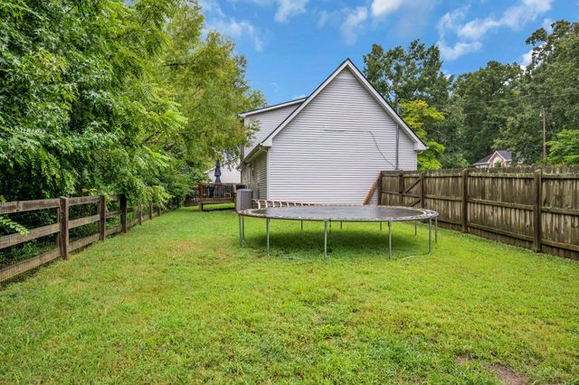 126 Silver Leaf Cir, Dickson, TN 37055