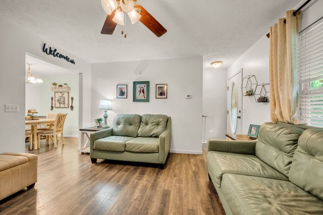 126 Silver Leaf Cir, Dickson, TN 37055