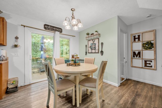 126 Silver Leaf Cir, Dickson, TN 37055