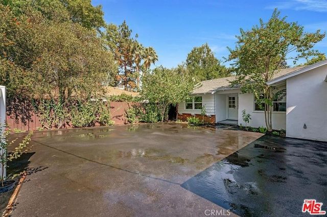 5628 Ponce Avenue, Woodland Hills, CA 91367