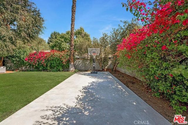 5628 Ponce Avenue, Woodland Hills, CA 91367