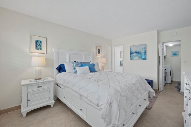 1340 NE 28th Avenue 242, Pompano Beach, FL 33062