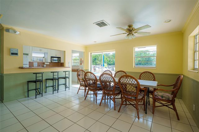 1340 NE 28th Avenue 242, Pompano Beach, FL 33062