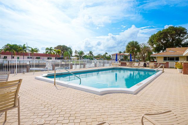 1340 NE 28th Avenue 242, Pompano Beach, FL 33062