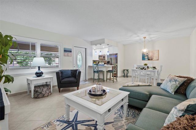 1340 NE 28th Avenue 242, Pompano Beach, FL 33062