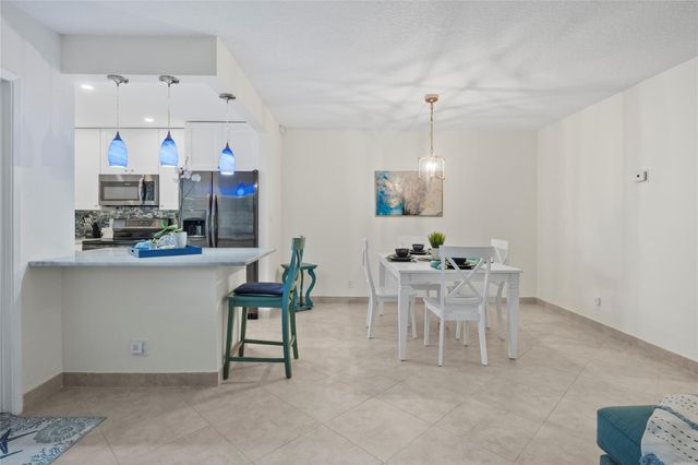 1340 NE 28th Avenue 242, Pompano Beach, FL 33062