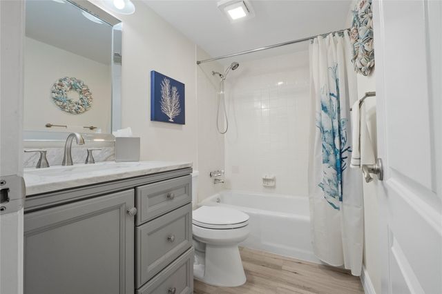 1340 NE 28th Avenue 242, Pompano Beach, FL 33062