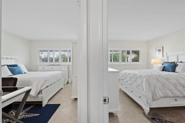 1340 NE 28th Avenue 242, Pompano Beach, FL 33062