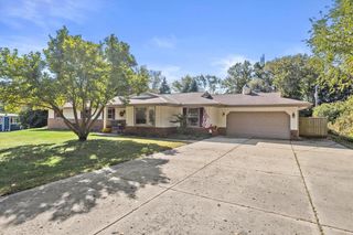 N61W16085 Hawthorne DRIVE, Menomonee Falls, WI 53051