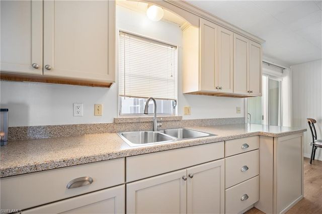 5751 Hyacinth RD, Venice, FL 34293